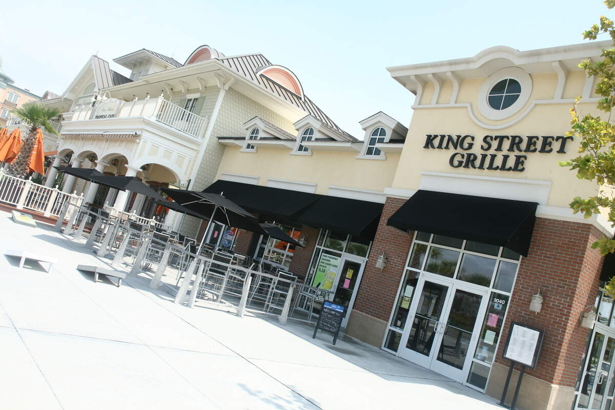 King Street Grille at The Market Common. Photo by Scott Smallin, Weekly Surge staff.