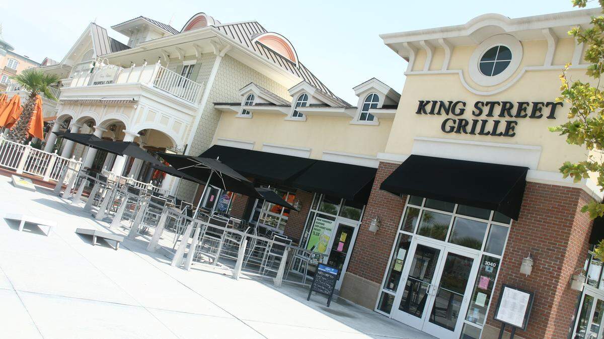 King Street Grille at The Market Common. Photo by Scott Smallin, Weekly Surge staff.