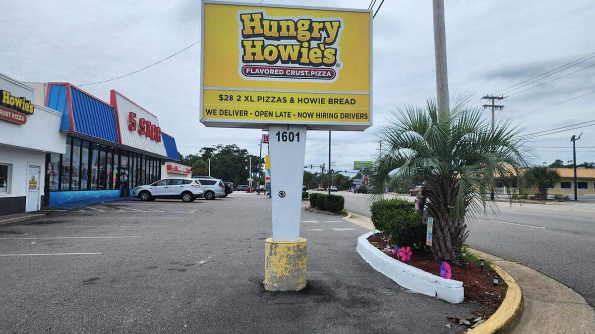 A sign for Hungry Howie’s at 1601 South Kings Highway in Myrtle-Beach. The location is for sale on LoopNet, as the restaurant is moving to a new location.