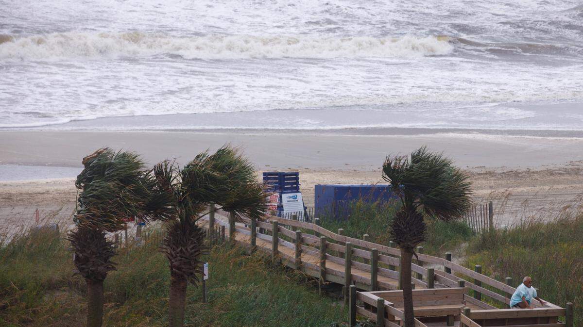UPDATED: Latest weather for Helene. Tornado warning was issued for Myrtle Beach area