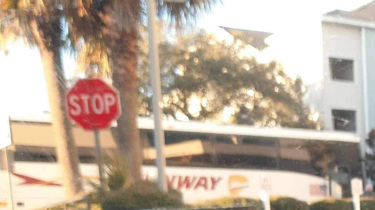 A photo of people getting off a bus at a Myrtle Beach hotel has been circulated on social media. The photo allegedly shows people in the U.S. illegally being bused into the city.