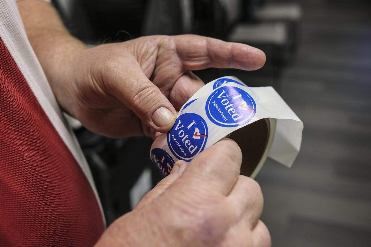 Early voting for municipal elections in the City of Myrtle Beach started on Monday, Oct. 20 at Chapin Memorial Library in Myrtle Beach, SC. Monday, Oct.20, 2025.