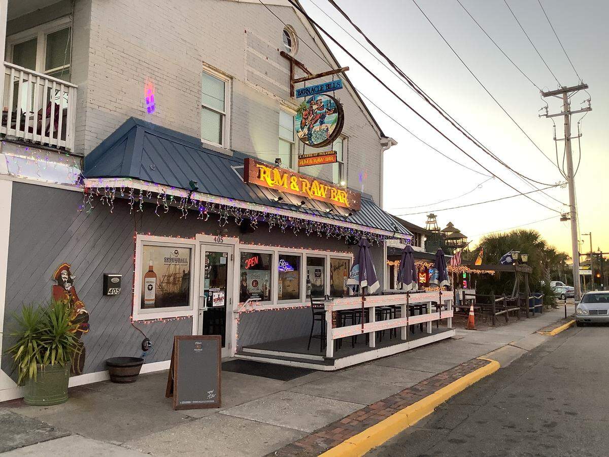 Barnacle Bill’s Rum & Raw Bar owner Gauge Lindsay is providing his kitchen to prepare meals for the homeless and needy on Christmas Day.