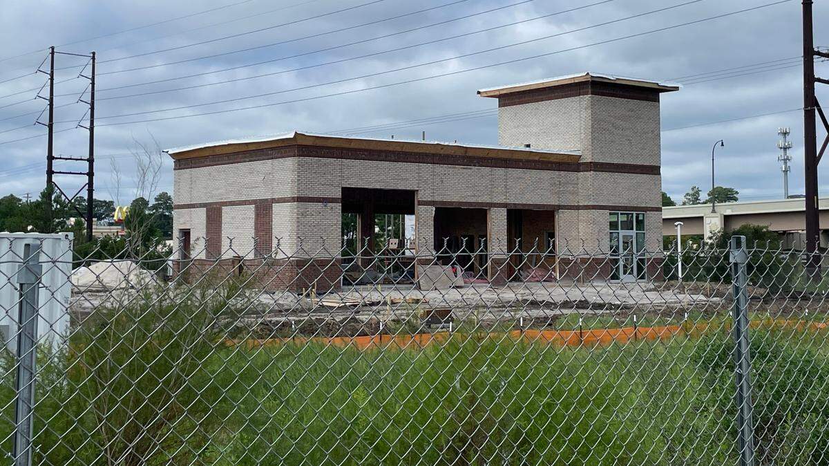 A new Valvoline oil change facility is under construction near the Market Common area of Myrtle Beach, SC. It’s the second of two new stores that will open in the Myrtle Beach area since 2023.