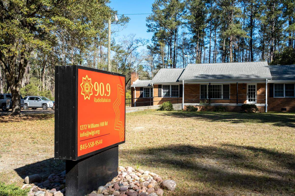 Radio Baha’i has been transmitting uplifting music for 40 years from its Hemingway, S.C. station. In South Carolina, the Baha’i faith is the second most practiced religion after Christianity. March 8, 2023.