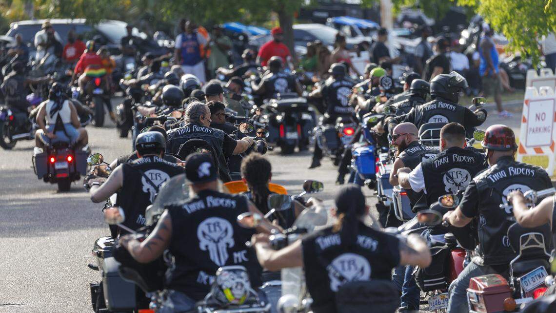 Hundreds roll in for Atlantic Beach Bike Fest. Attendees make their own parties