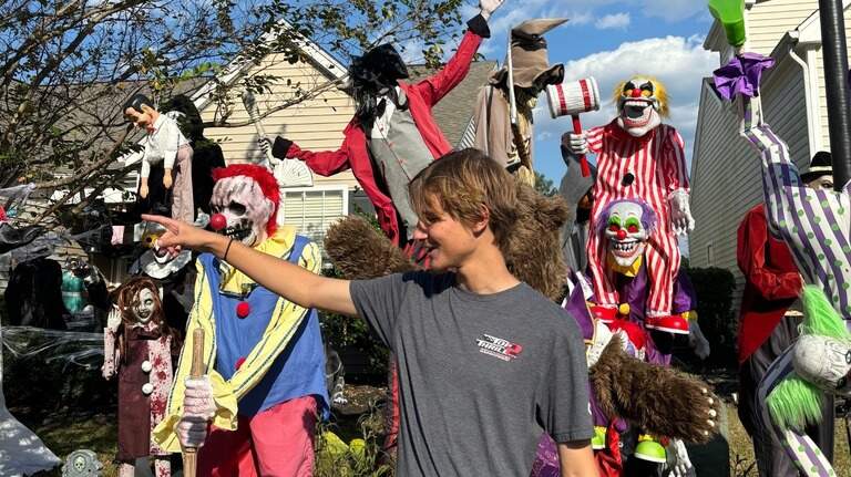 SC teen sets up over 50 Halloween animatronics in yard. How to see them on Halloween