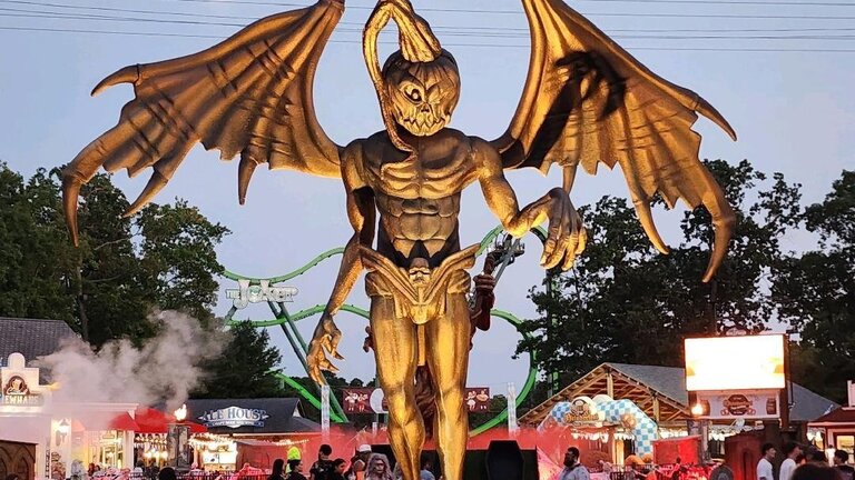 ‘We’re so good we get you sued.’ How Myrtle Beach area shop builds horrors for theme parks
