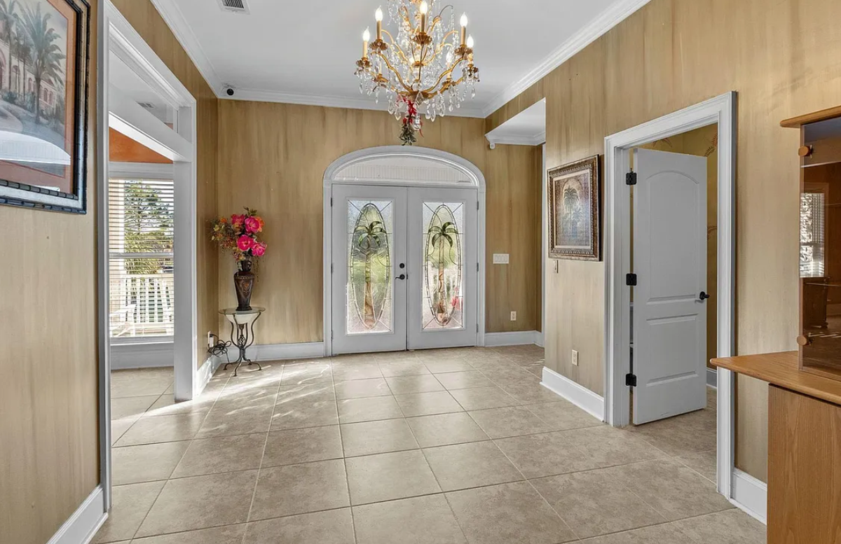 A recently listed Myrtle Beach home at 302 Kingston Road in the Arcadian Shores subdivision offers unique luxuries like a personal sauna, tiki bar, salt water pool and more.