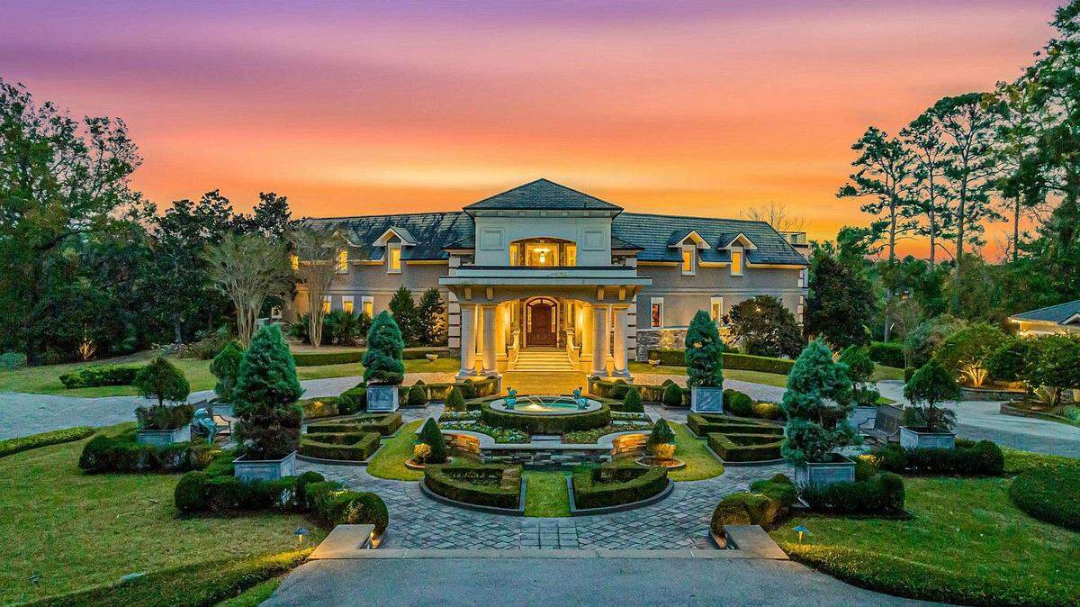 The front of the $6.95 million lake house for sale in Myrtle Beach, SC.