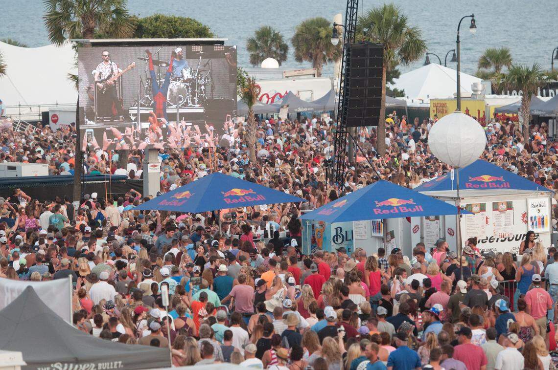 The Carolina Country Music Festival wrapped up Sunday night with the performance of Jason Aldean. The festival is located between Ocean Boulevard and Kings Highway at 8th Avenue North and 9th Avenue North.