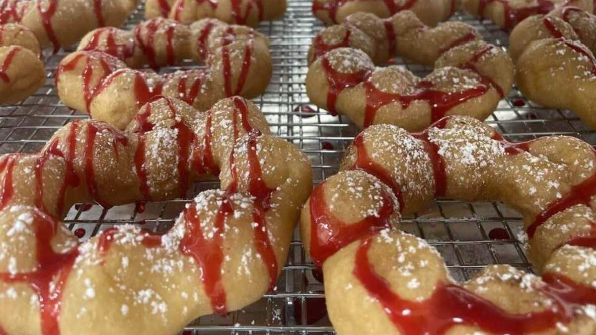 A new gourmet doughnut store, Mochinut, has opened in Myrtle Beach. The store sells doughnuts that combine the Japanese-style mochi with the American-style doughnut. It also sells Korean corn dogs.