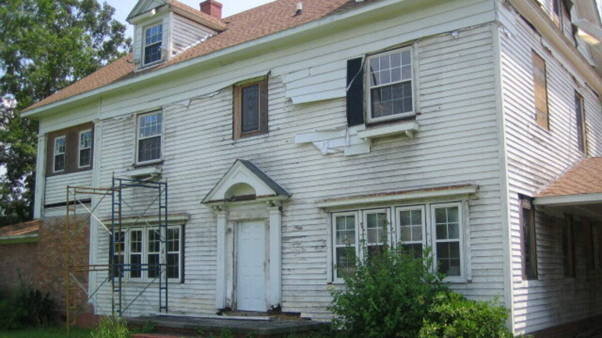 Conway residents oppose plans to convert this McKeithan Street house into a funeral home