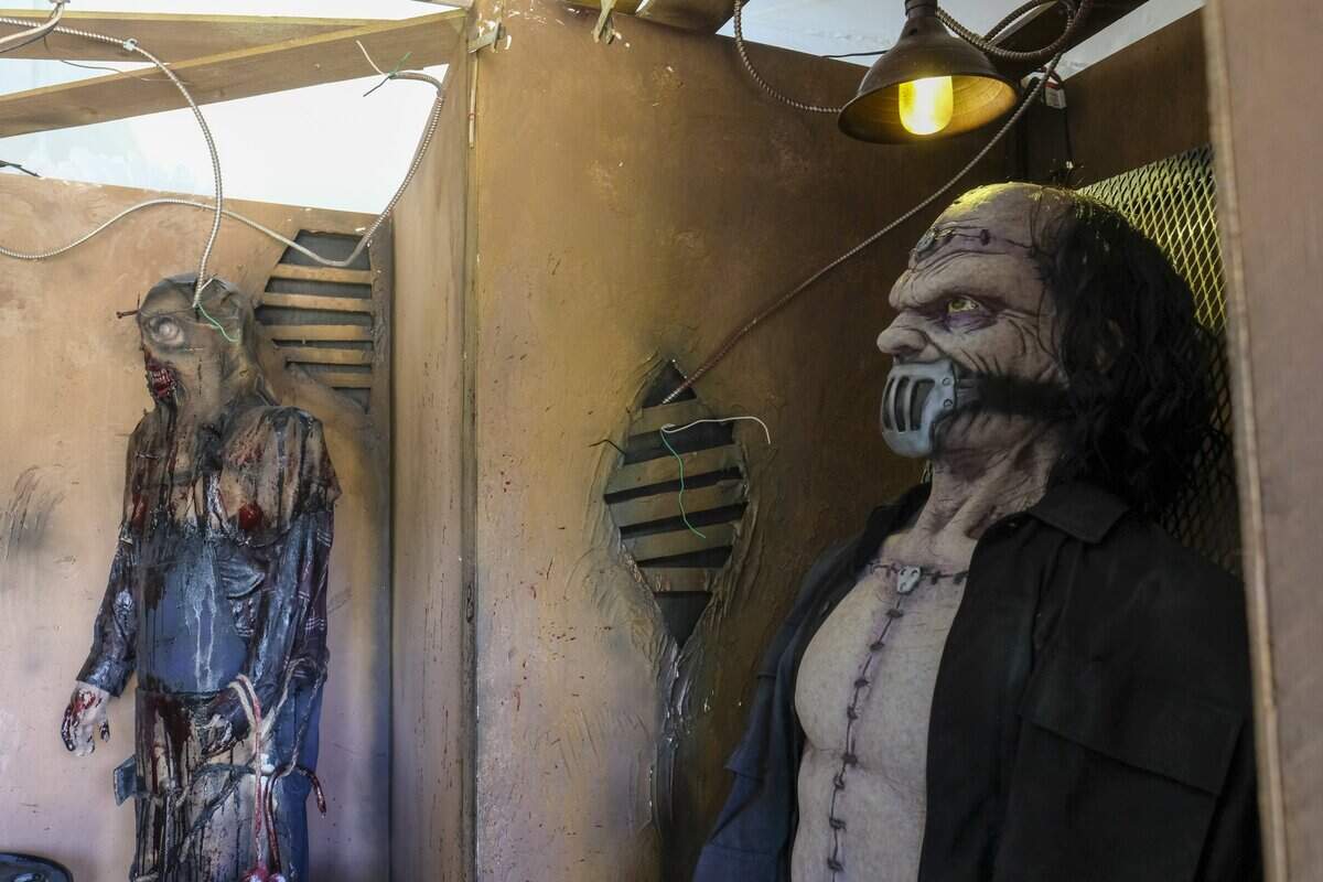 Murder Beach Productions its opening it's first haunted attraction that will have animatronics and props. Located near Conway's S.C. Riverwalk, the haunted house is part of the City of Halloween celebrations. The event features a maze of haunted hallways leading visitors into rooms with different frightening themes. Sept. 24, 2025