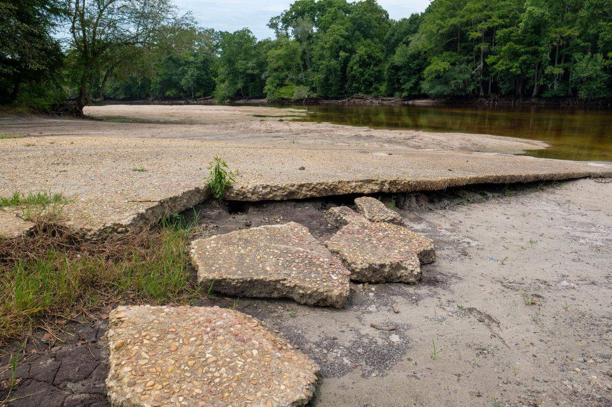 Drought conditions in Horry County have led to extreme low water levels on the Little Pee Dee River at Huggins Landing near Galivants Ferry, S.C. The low levels have exposed the river bottoms. July 17, 2024.