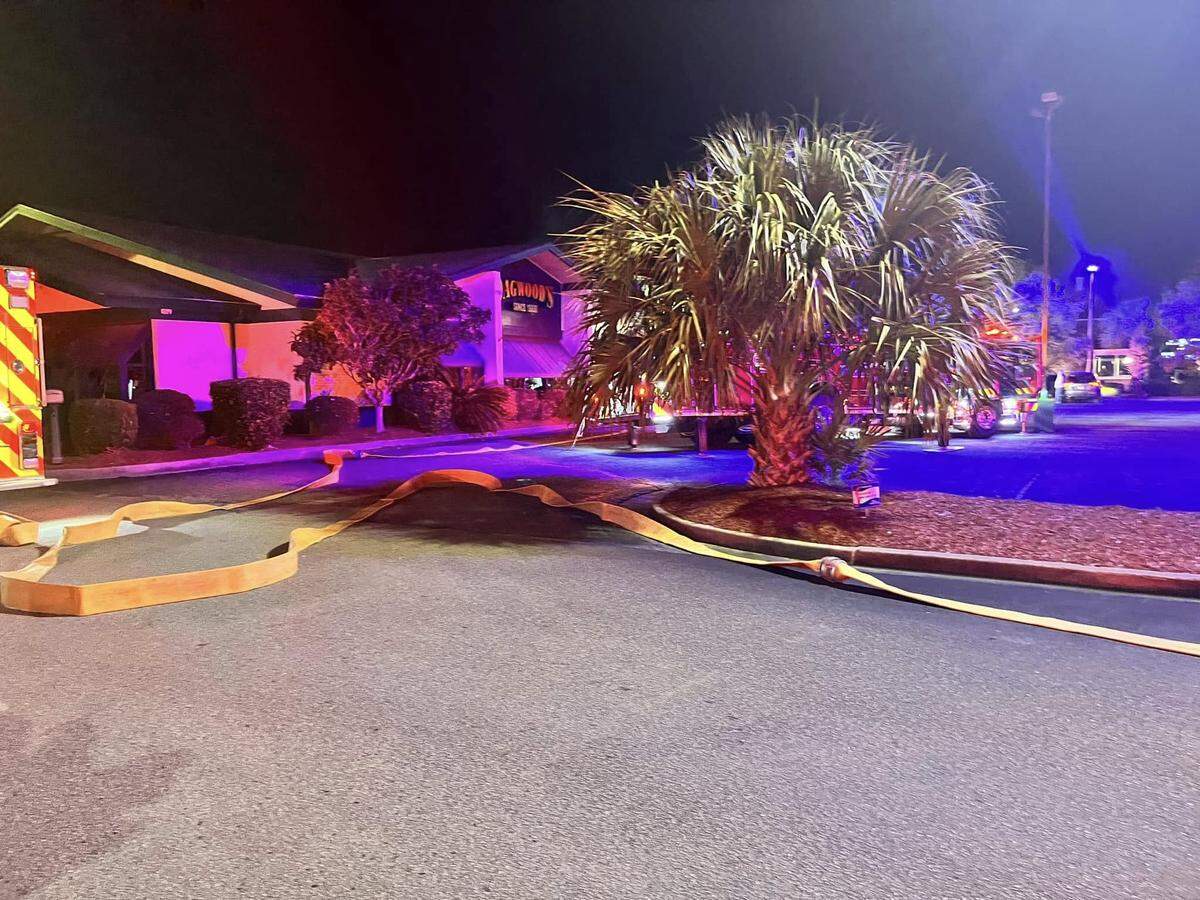 Dagwood’s Deli in Surfside Beach, SC’s ventilation system caught fire last night. Firefights from Surfside Beach and Horry County responded to put the fire out.