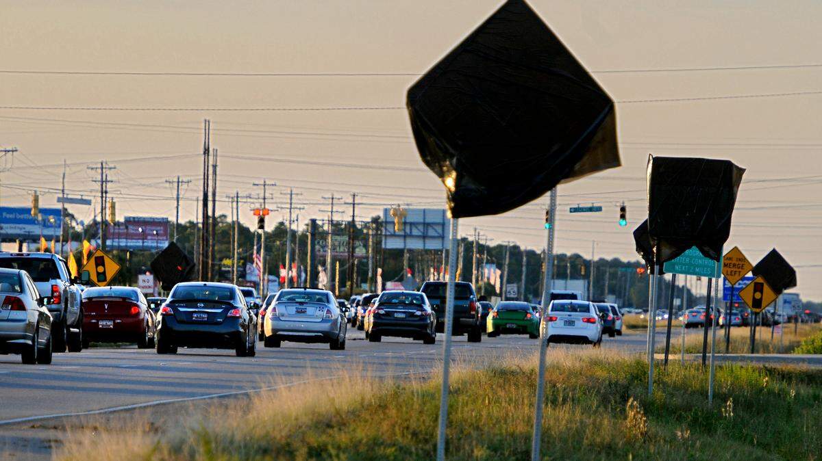 Motorists traveling north (toward Conway) from Myrtle Beach on Hwy 501 will see construction begin on a third lane soon. The south bound lane work has now been delayed for years.