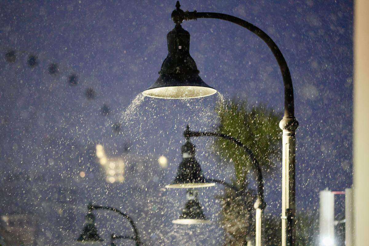 Snow began to fall along the Boardwalk in Myrtle Beach Saturday, Jan. 31, 2026. The Myrtle Beach, SC, area is preparing for a weekend storm that will dump up to a foot of snow and bring extreme cold temperatures.