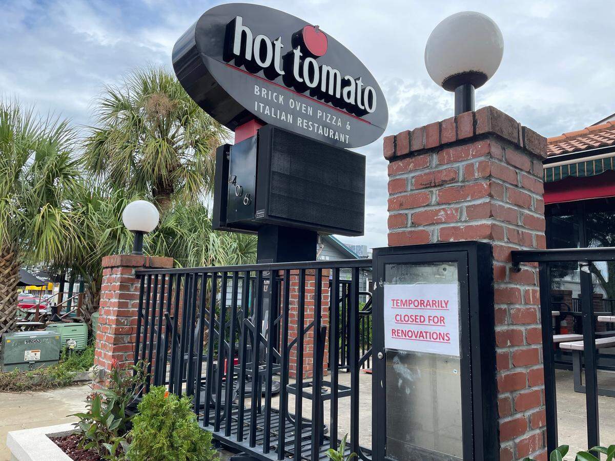Hot Tomato Italian Restaurant and Brick Oven closed its doors at the end of August when its operator left to focus on her other restaurant, Heirloom Bistro. The restaurant has now reopened under different management.
