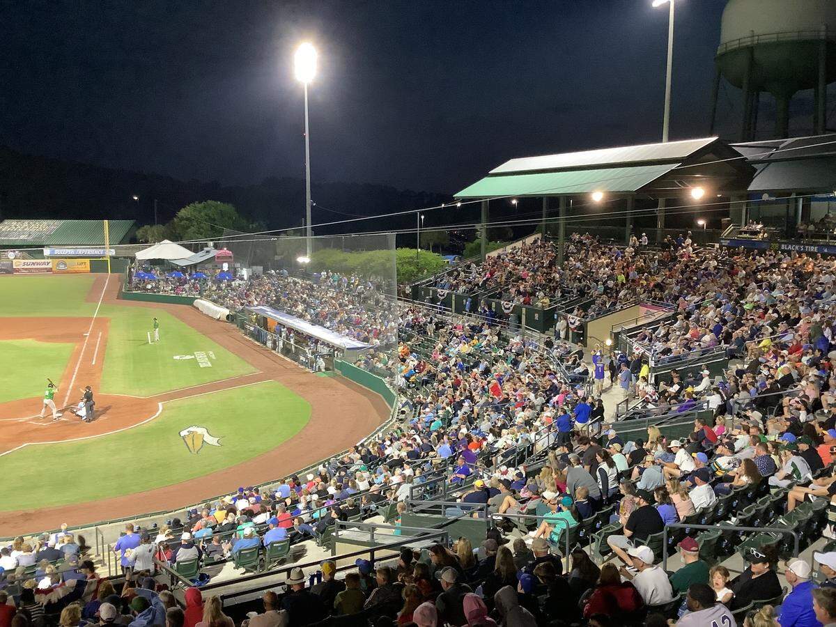 A sellout crowd of 6,599 spectators attended the Myrtle Beach Pelicans’ 2022 season home opener on Tuesday night at Pelicans Ballpark.