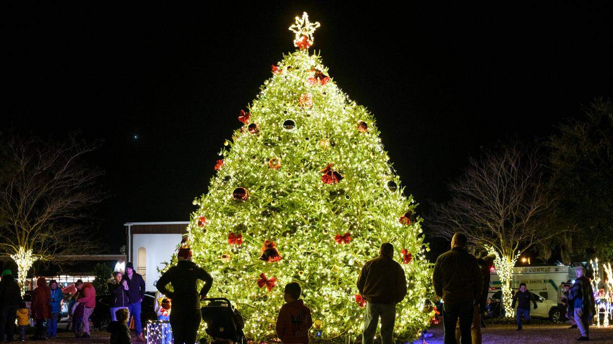 Conway’s Christmas tree on Dec. 9, 2021. This year’s tree lighting will happen on Nov. 30.