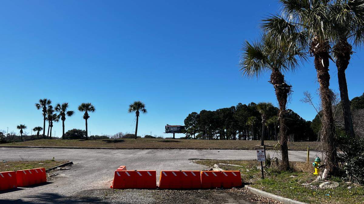 An empty lot at Twenty-first Avenue North in Myrtle Beach near where 13 people were living before being arrested on Jan. 11 and charged with violating a city camping ordinance often used by police and officials to remove the city’s homeless population from both private and public property located in Myrtle Beach.