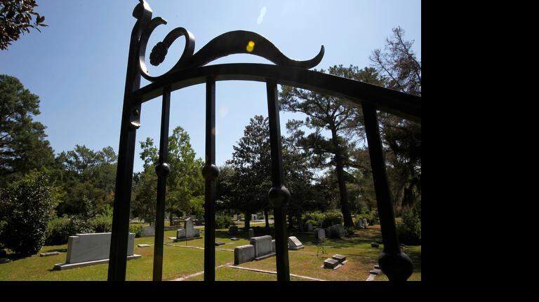 Tours of Conway Lakeside Cemetery