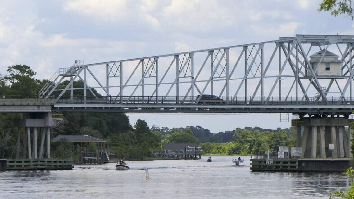 Horry County has 3 swing bridges. This helps drivers know when they’re open or closed