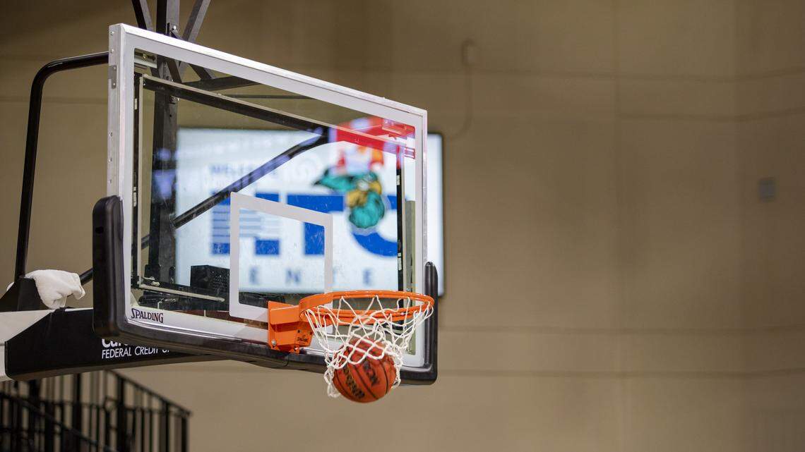 Hour before tipoff, Winthrop basketball postpones opener due to COVID-19 ‘issues’