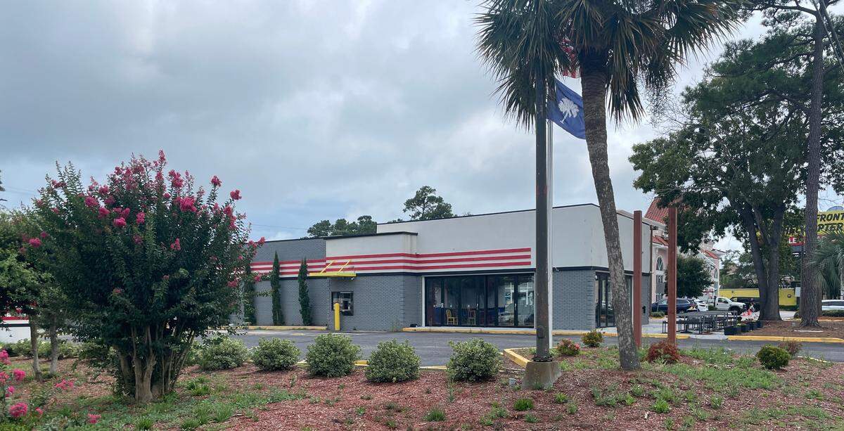 A new Myrtle Beach restaurant with chicken wings, alligator, live music and more is scheduled to open on South Kings Highway.
