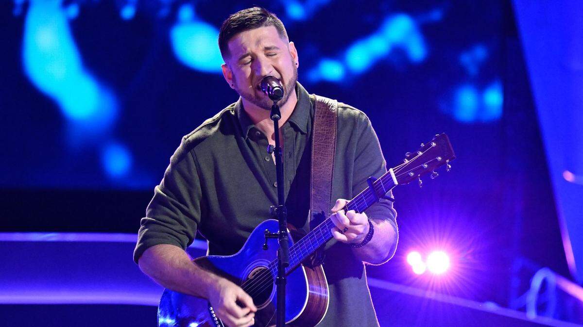 THE VOICE -- “The Blind Auditions Part 3” Episode 2803 -- Pictured: Rob Cole -- (Photo by: Griffin Nagel/NBC)