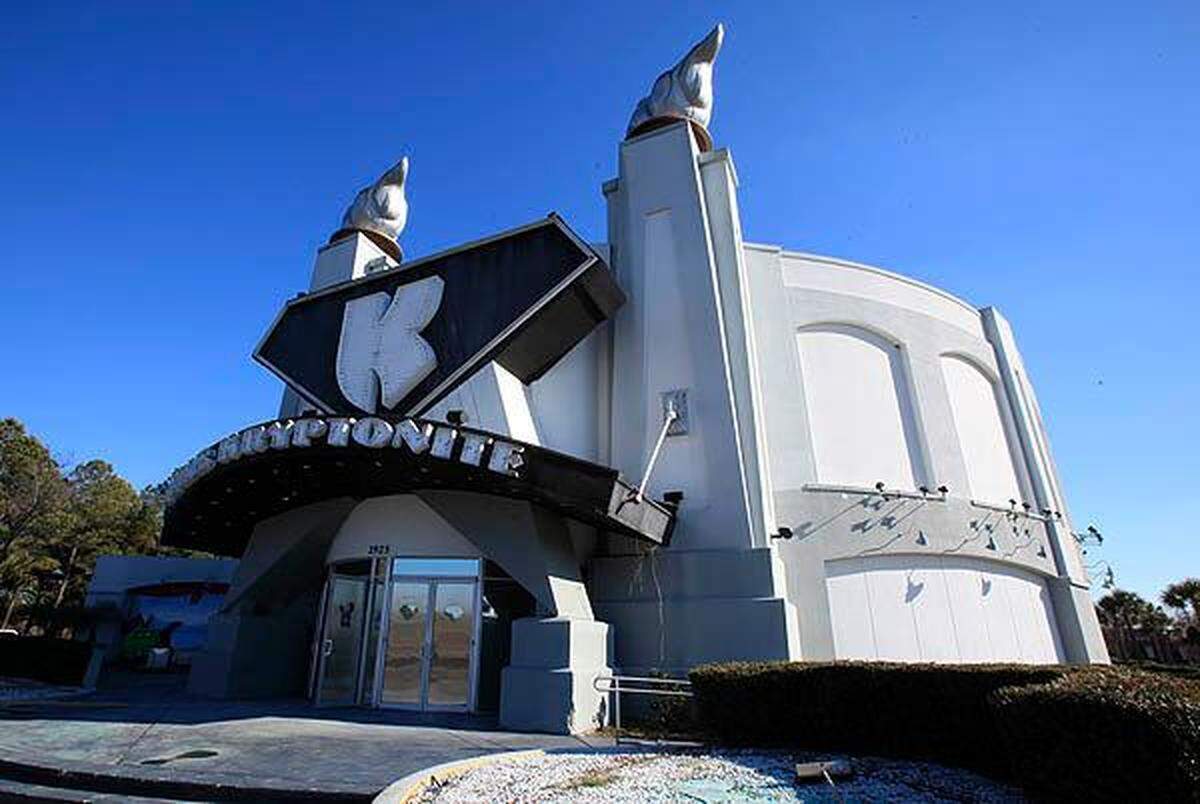 01-12-11/Wednesday-----Scheduled to open in March, construction is underway for the new Legends In Concert facility at the old Club Kryptonite building in Myrtle Beach.Photo By Randall Hillrhill@thesunnews.com