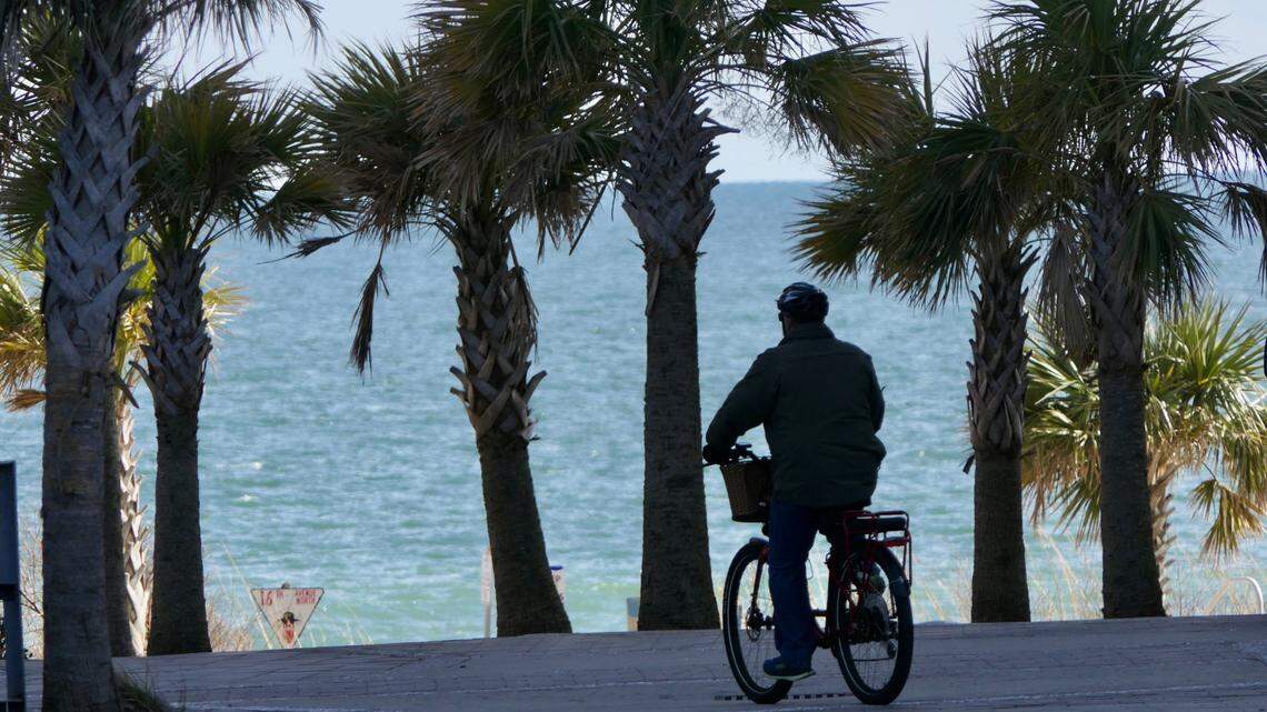 Ocean in Myrtle Beach a beautiful blue. Why is it like that and when will we see it again?