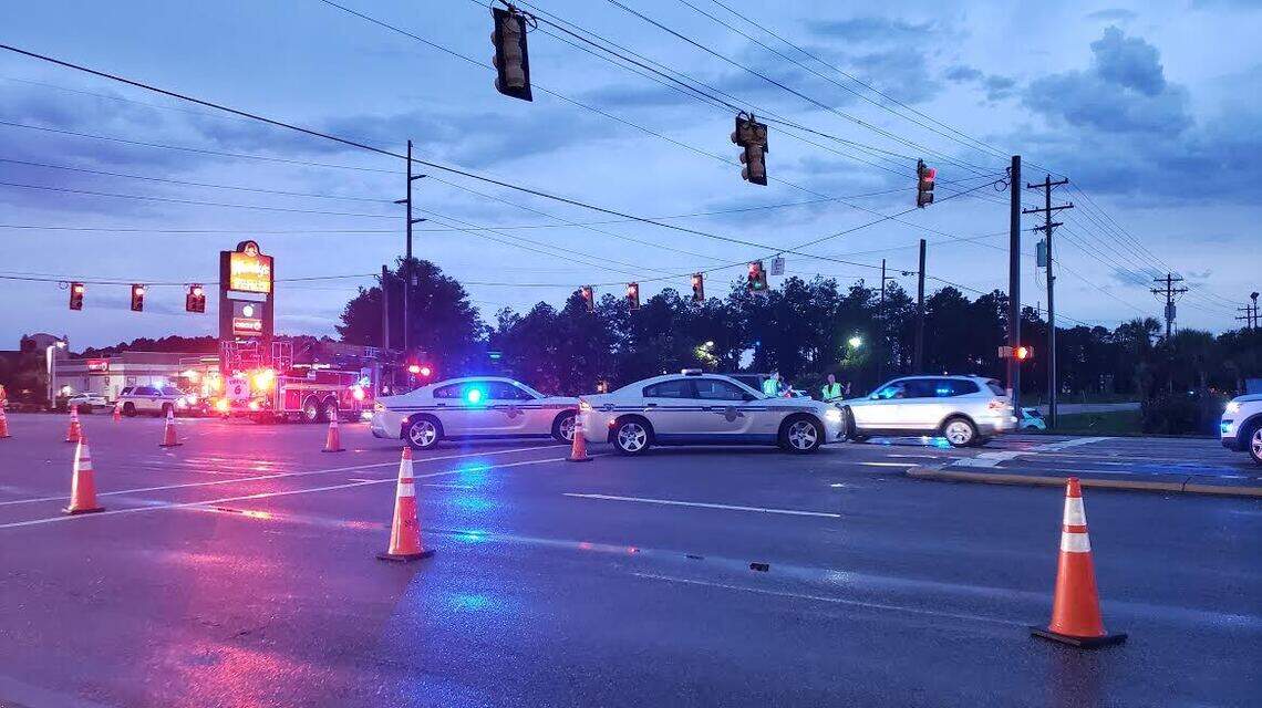 Myrtle Beach police in crash on way to Mr. Joe White fire | Myrtle ...