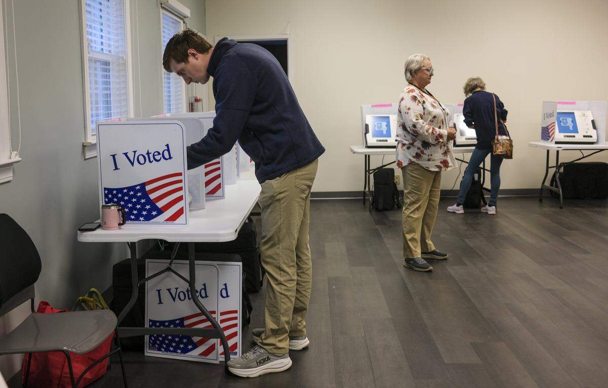 Early voting for municipal elections in the City of Myrtle Beach started on Monday, Oct. 20 at Chapin Memorial Library in Myrtle Beach, SC. Monday, Oct. 20, 2025.