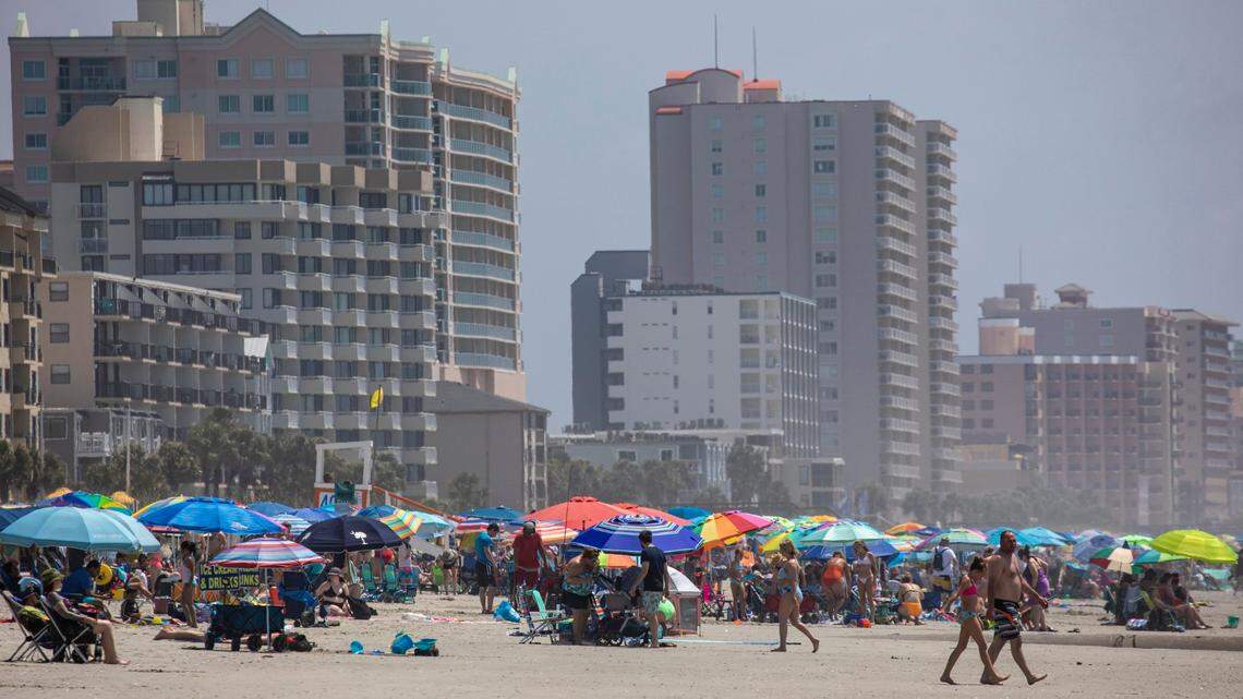 Spending spring break at a SC beach? Watch out for jellyfish, sea lice. What to know