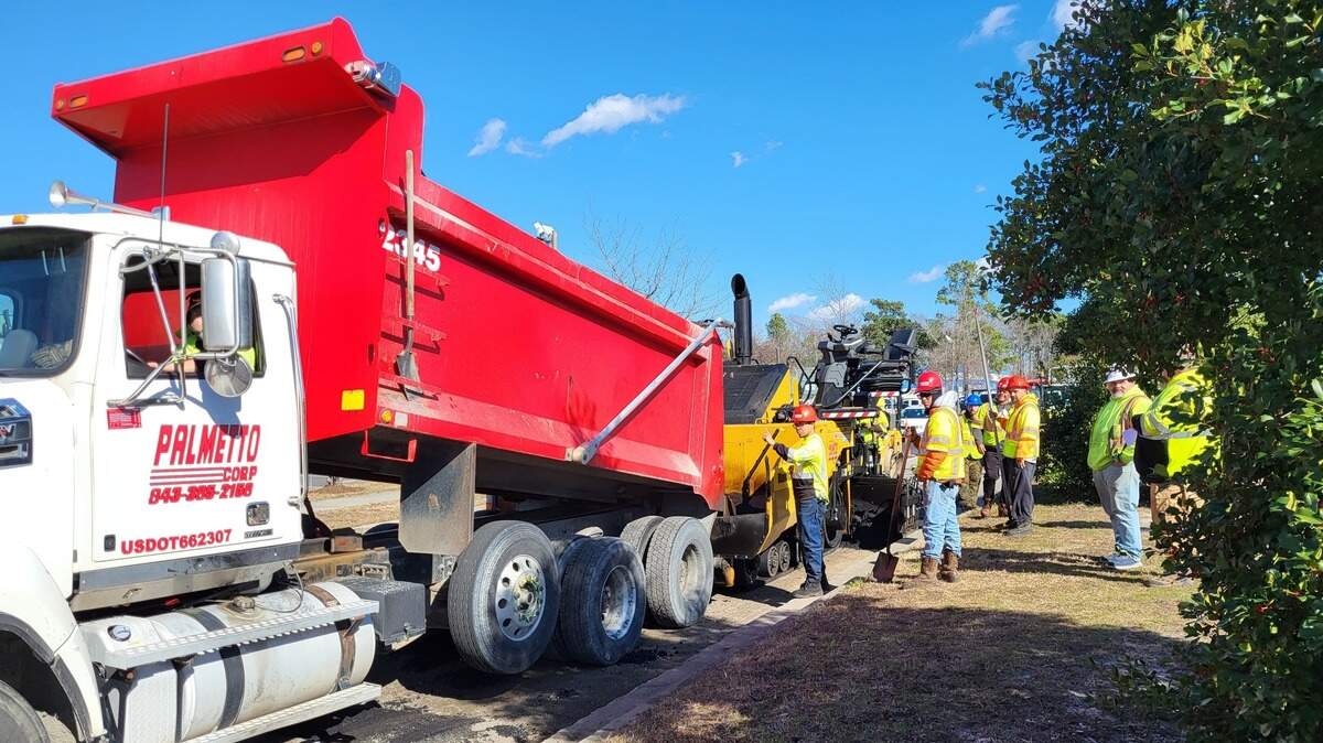 Drivers can expect to see lane closures next week as South Carolina Department of Transportation crews conduct pavement work along Robert Grissom Parkway.