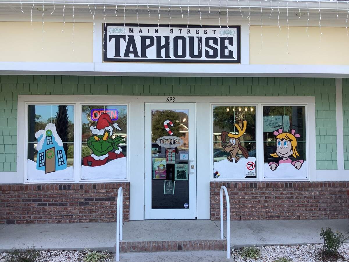 Main Street Taphouse recently opened in the Shops on Main on Main Street in North Myrtle Beach.