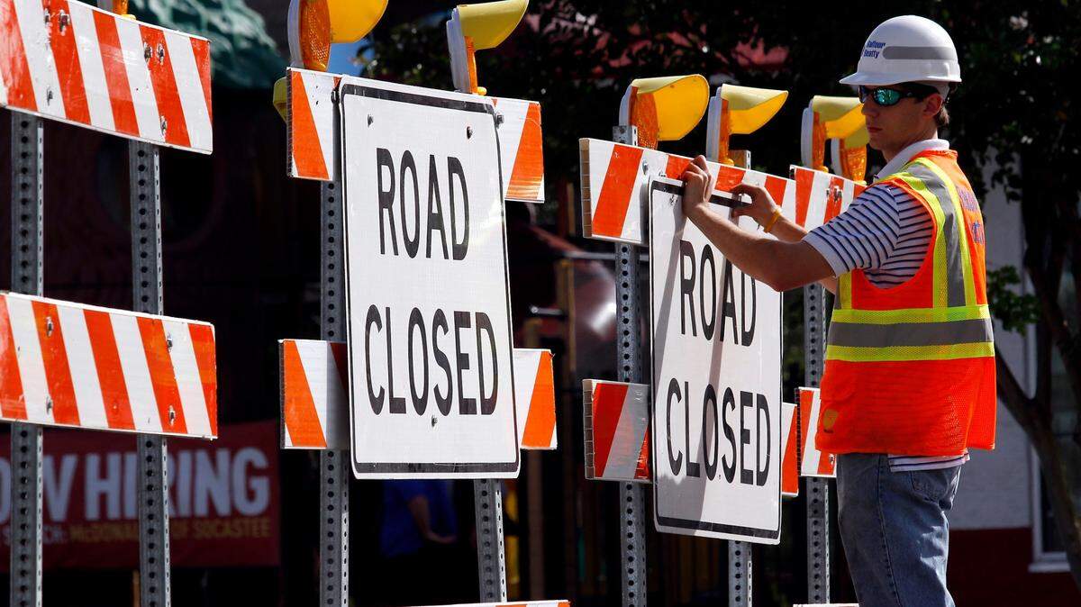 A contractor is scheduled to close two lanes of Interstate 85 South near Charlotte to finish repairs to a bridge damaged by a truck driver, officials said.