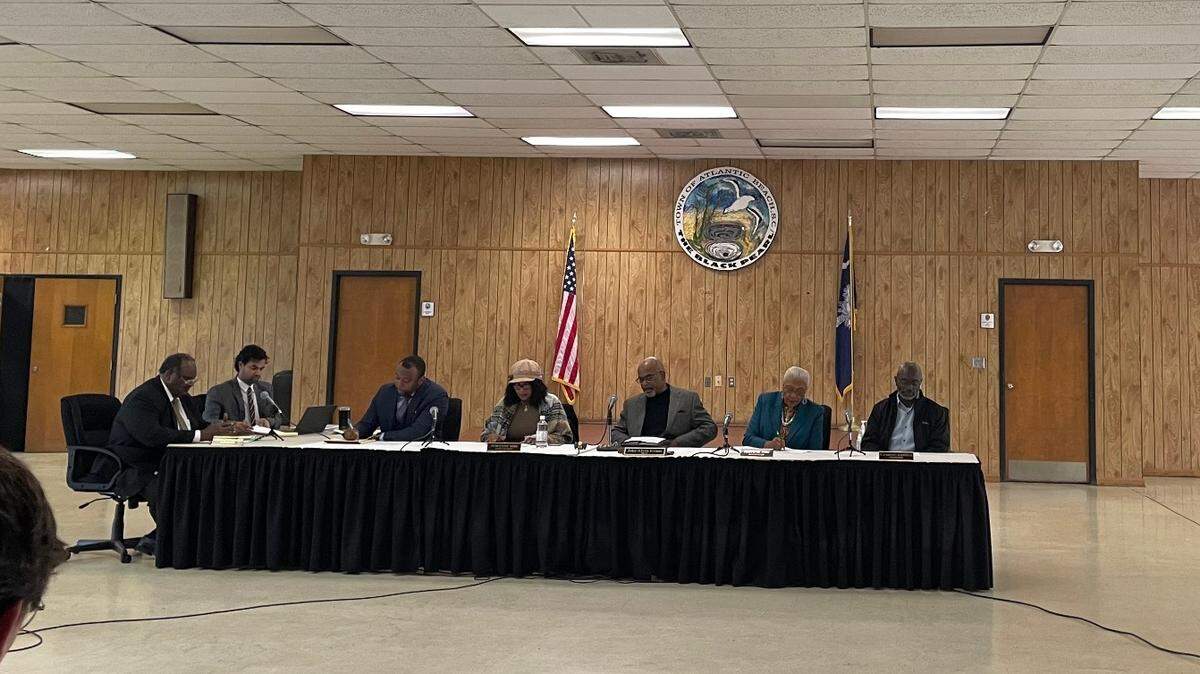The Atlantic Beach city council on Nov. 28 during a special call meeting.