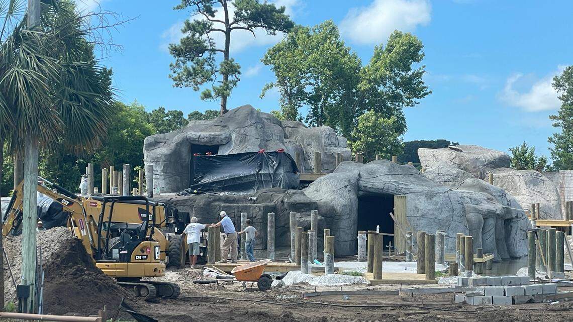 A new mini-golf course is under construction in Surfside Beach. What’s it replacing?