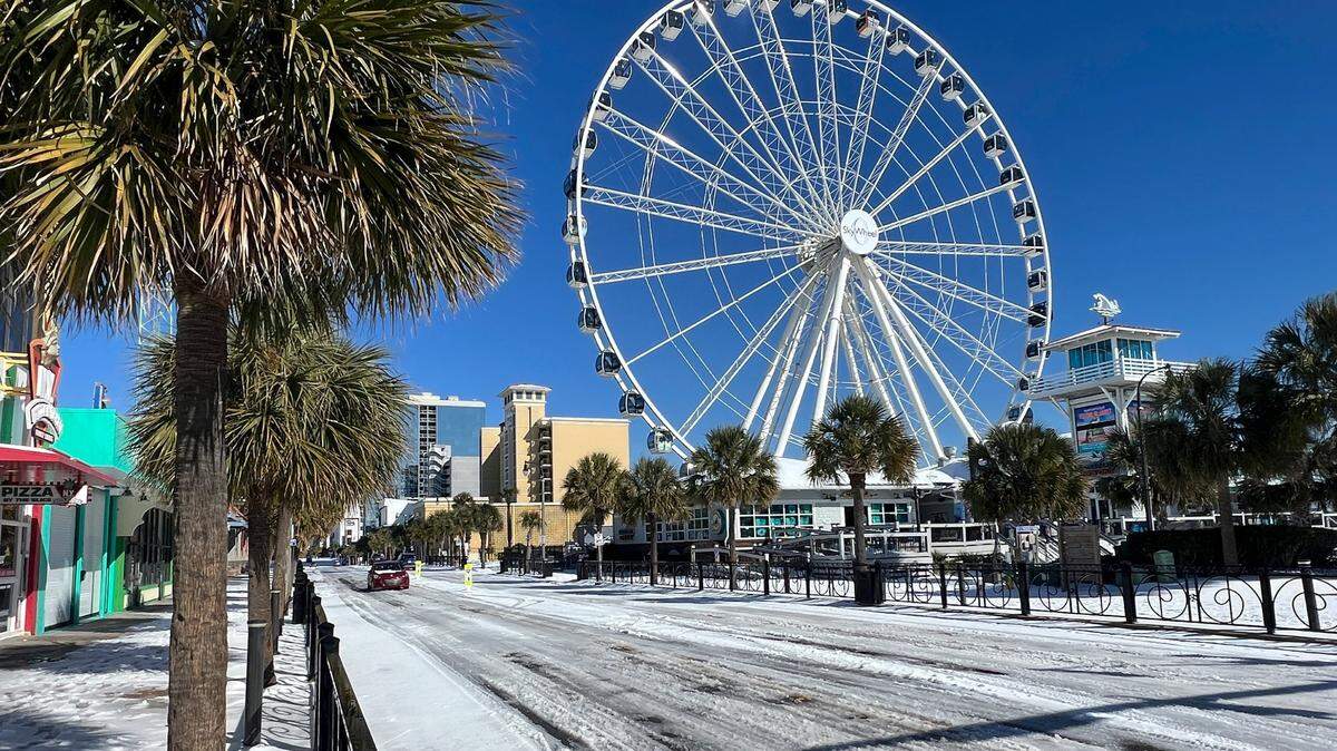 Myrtle Beach residents and visitors enjoyed a rare snow day on Jan. 22, 2025. Now, the area is expected to receive more snow beginning on Jan. 31, 2026.