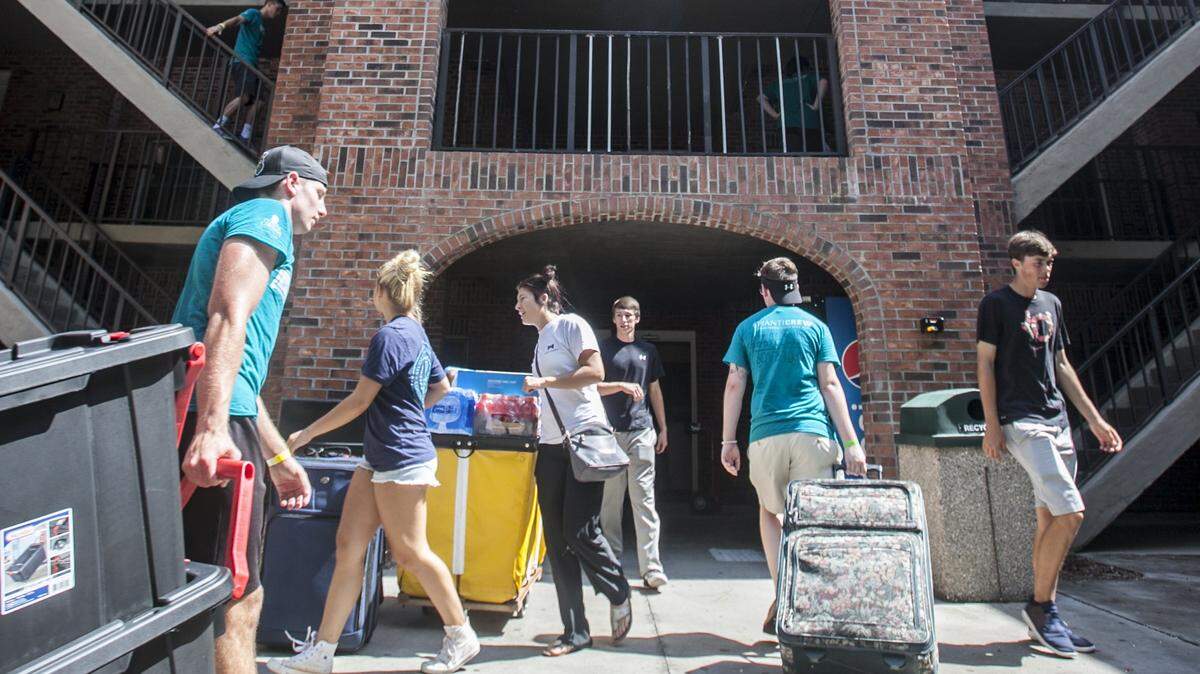 Michael Kelly, a Coastal Carolina alumnus and actor who’s been featured in several movies and the Netflix original series “House of Cards,” tweeted a note to the current student body Monday afternoon amid Hurricane Florence’s aftermath.