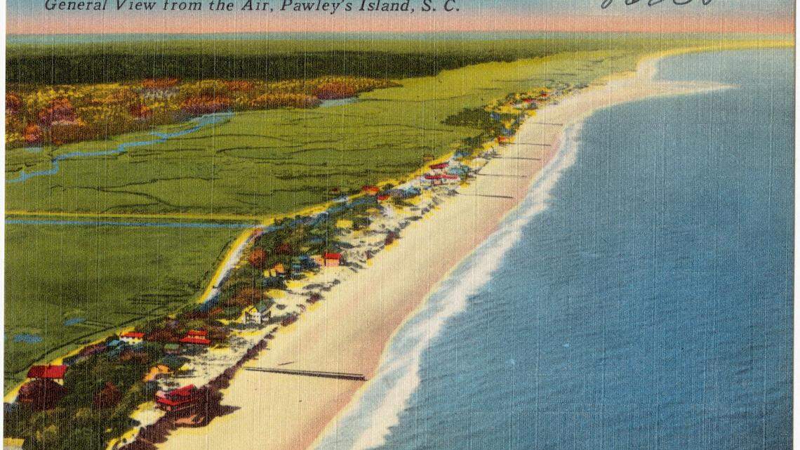 General view from the air, Pawley’s Island, S. C. [ca. 1930–1945]. Pub. by Coastal Wholesale Co., Myrtle Beach, S. C. Courtesy of Digital Commonwealth, Massachusetts Collections Online.