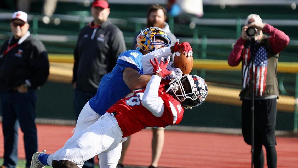 South erupts for five late touchdowns to win high school all-star game in Myrtle Beach