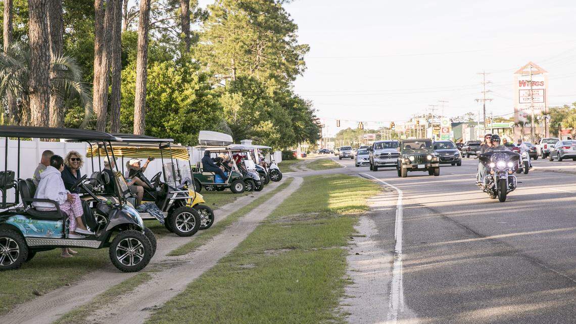 South Carolina law allows golf carts to travel alongside a highway if there is an established golf cart path by a municipality or county. May 15, 2019.