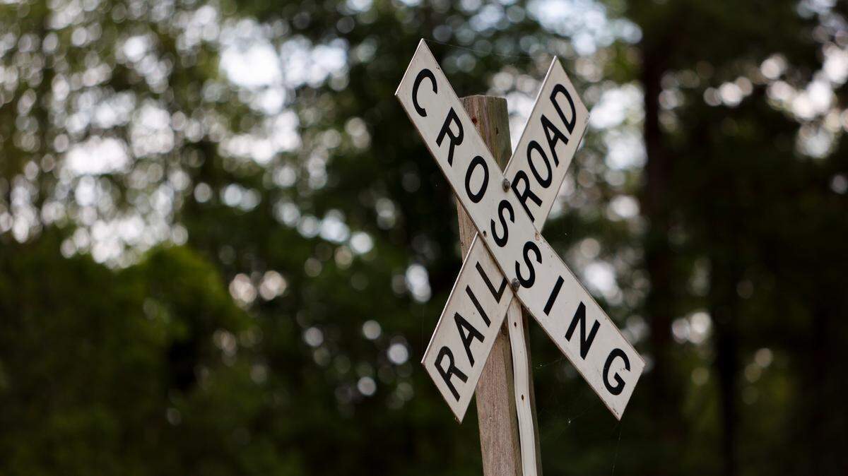 Columbia City Council is looking to establish railroad quiet zones in portions of the city.
