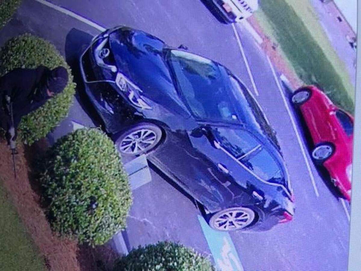 Horry County police are looking for the car pictured after two men with guns tried entering a bank in Green Sea.