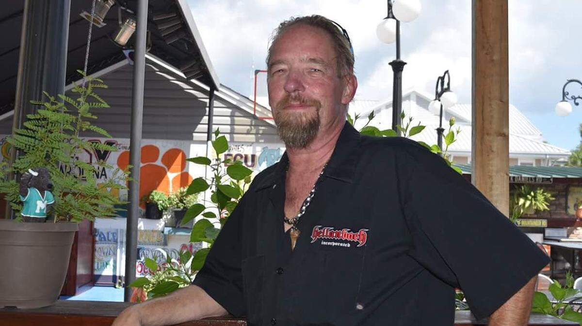 Vernon Everette “EZ” Short died just before Christmas 2025 in a Myrtle Beach, SC, house fire at his home. Friends and family remember him for his kindness, generosity and the memories he captured as a well-known photographer in the local biker community.