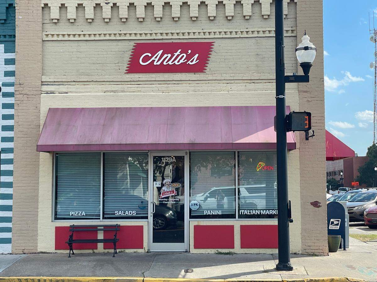 Anto’s Pizza Romana & Italian Market is a new pizzeria opening in Conway, SC, having its grand opening Friday, Oct. 18, 2024. The restaurant uses a special water system to replicate the taste of New York water for its New York-style pizza.